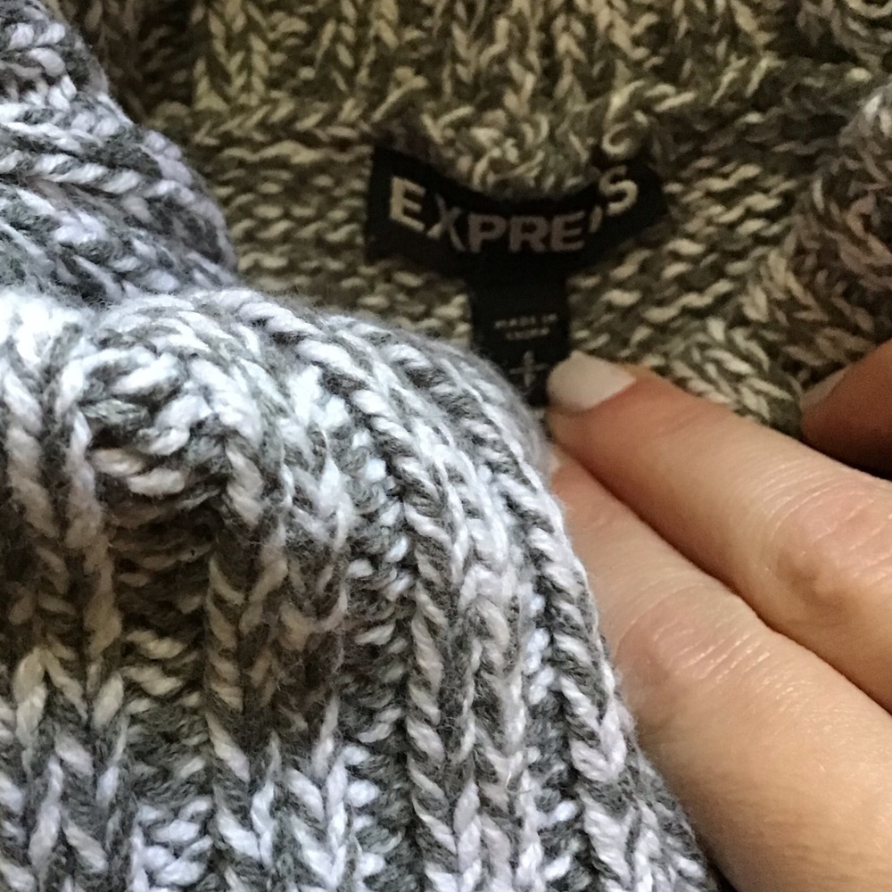 Express Sweater - Picture 5 of 6